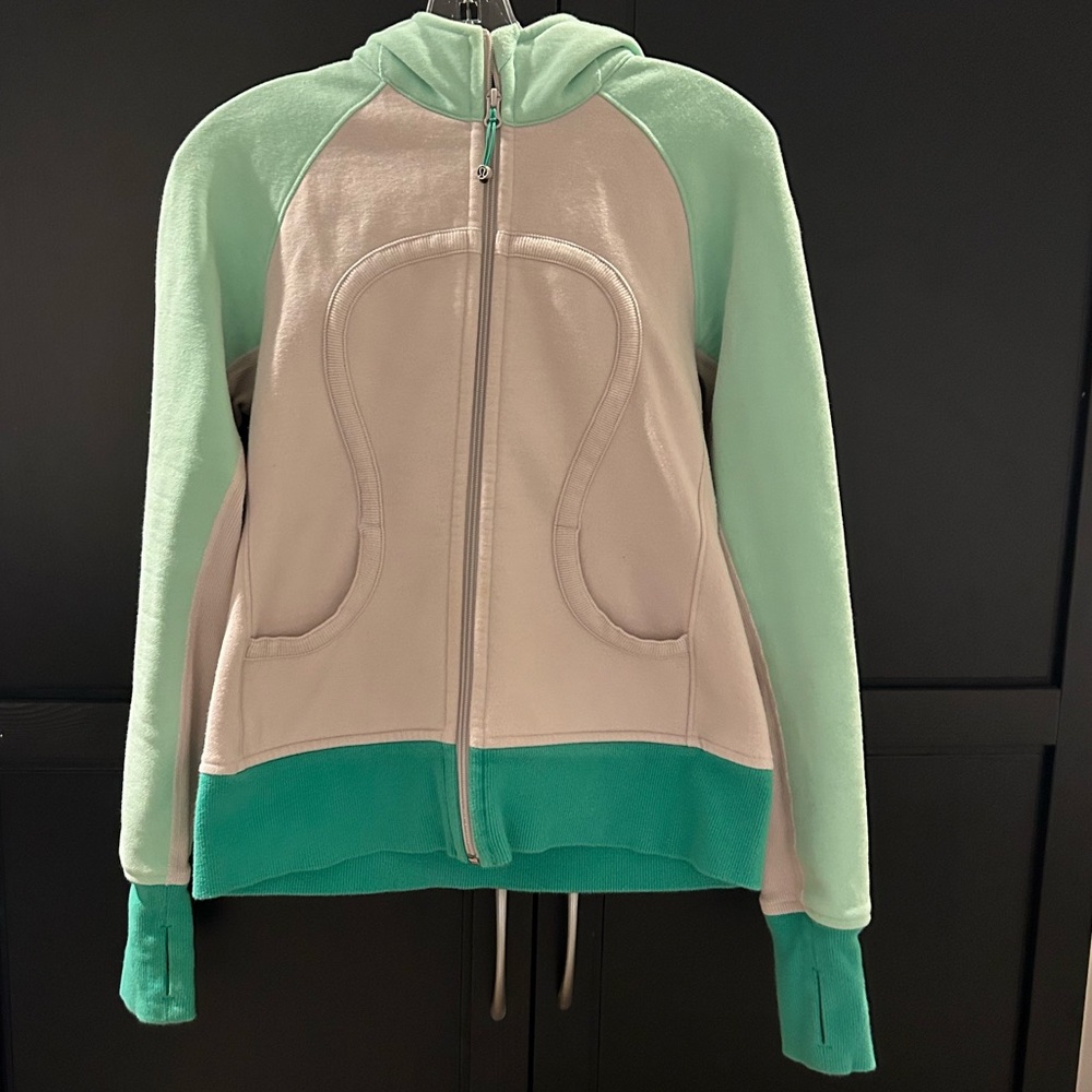 Lululemon Scuba hoodie full zip in oatmeal/green, size 8, like new